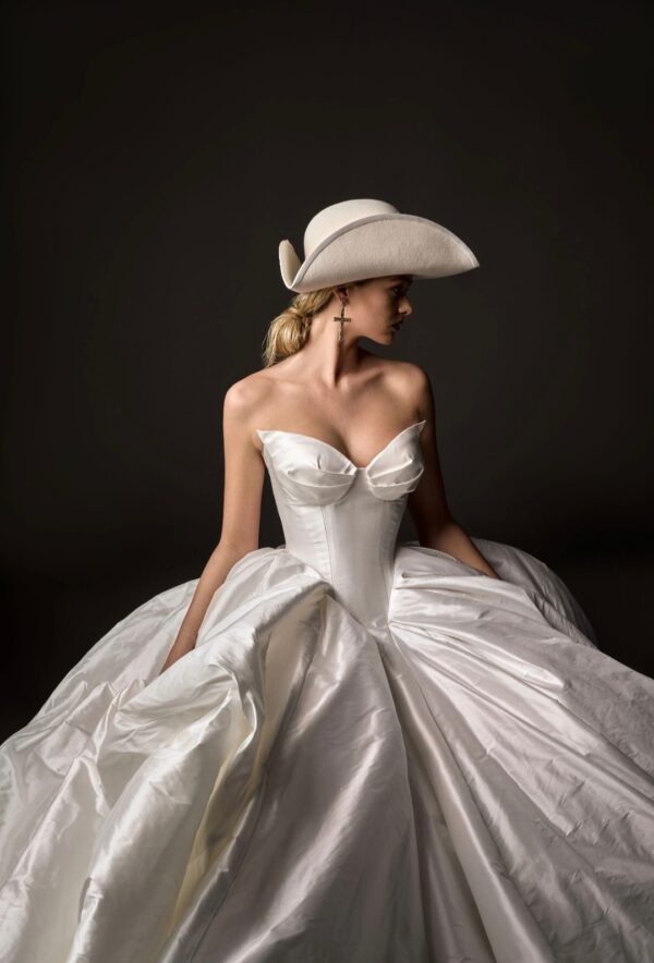 ANTOINETTE - Image 4